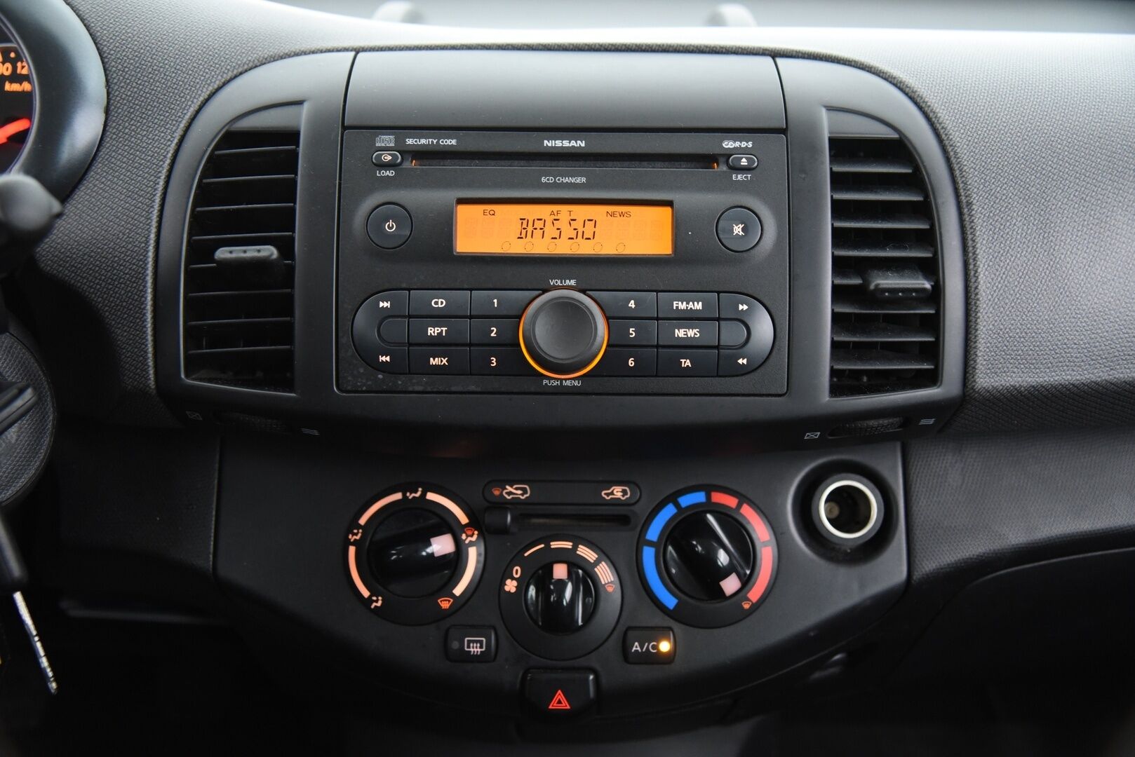 Nissan Micra 2007 4D MICRA HATCHBACK 1.2-FBAK12/243 / Suomi auto / Vetokoukku / lohkolämmitin / YritysOutlet - Myydään vain yrityksille - * Tämä auto myydään YritysOutlet -valikoimasta vain yritykselle