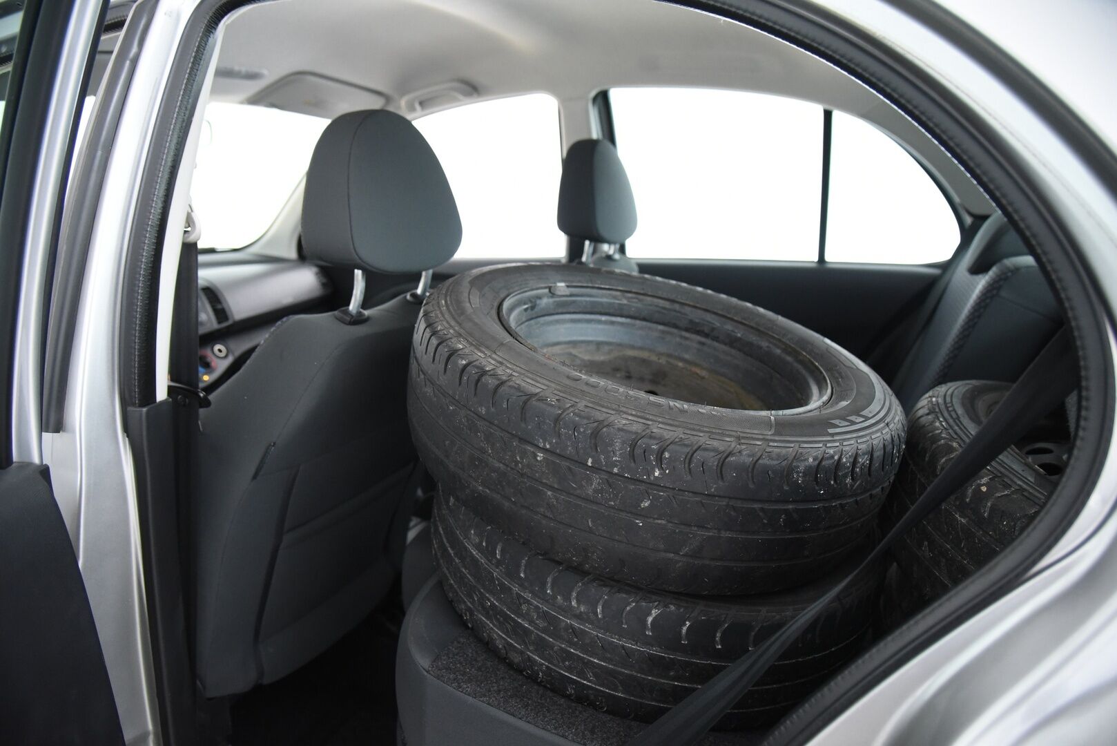 Nissan Micra 2007 4D MICRA HATCHBACK 1.2-FBAK12/243 / Suomi auto / Vetokoukku / lohkolämmitin / YritysOutlet - Myydään vain yrityksille - * Tämä auto myydään YritysOutlet -valikoimasta vain yritykselle