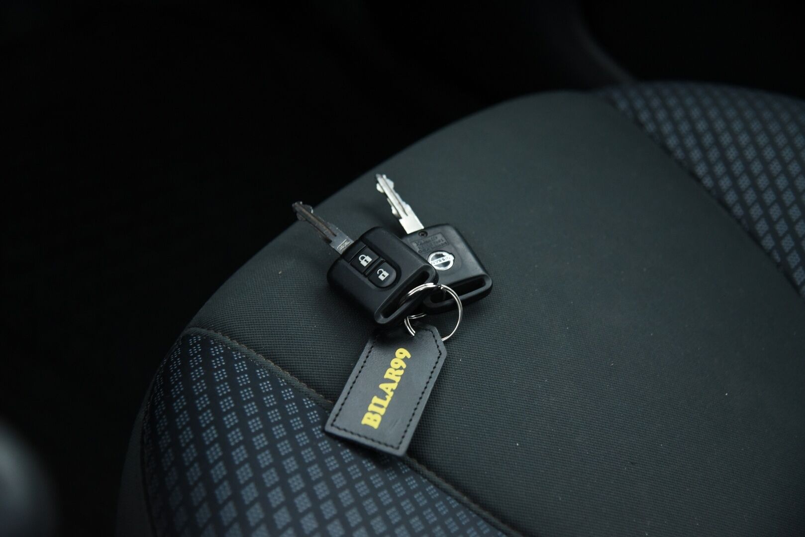 Nissan Micra 2007 4D MICRA HATCHBACK 1.2-FBAK12/243 / Suomi auto / Vetokoukku / lohkolämmitin / YritysOutlet - Myydään vain yrityksille - * Tämä auto myydään YritysOutlet -valikoimasta vain yritykselle