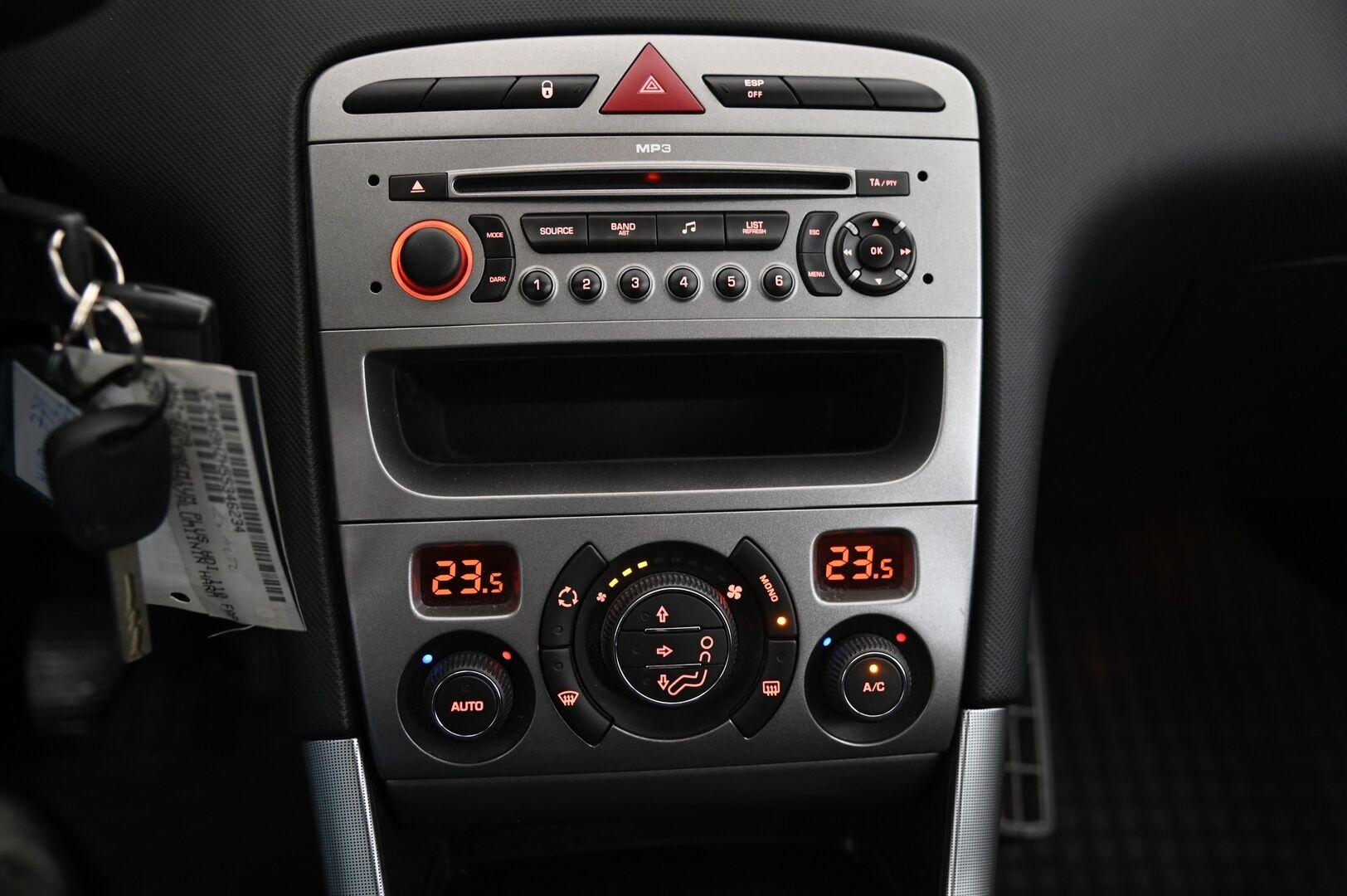 Peugeot 308 2009 SW Premium Plus HDi 110 FAP *Lasikatto / Lohko + sisäp. / Koukku / 2x Alut / Suomi-auto* - *Katsastettu 15.8.2025!*