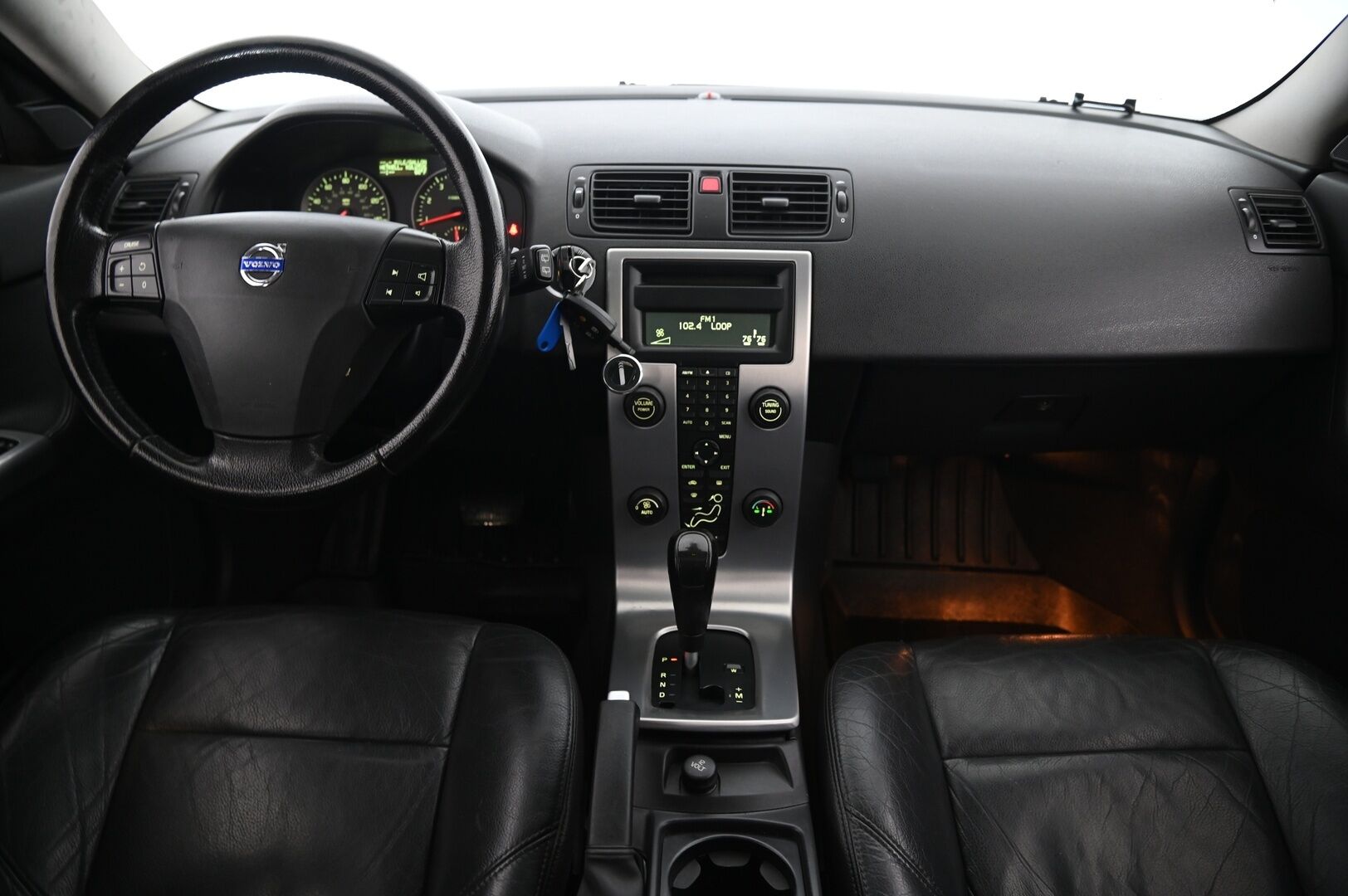 Volvo V50 2005 2.5 Turbo AWD **MYYDÄÄN HUUTOKAUPAT.COM** - **MYYDÄÄN HUUTOKAUPAT.COM**