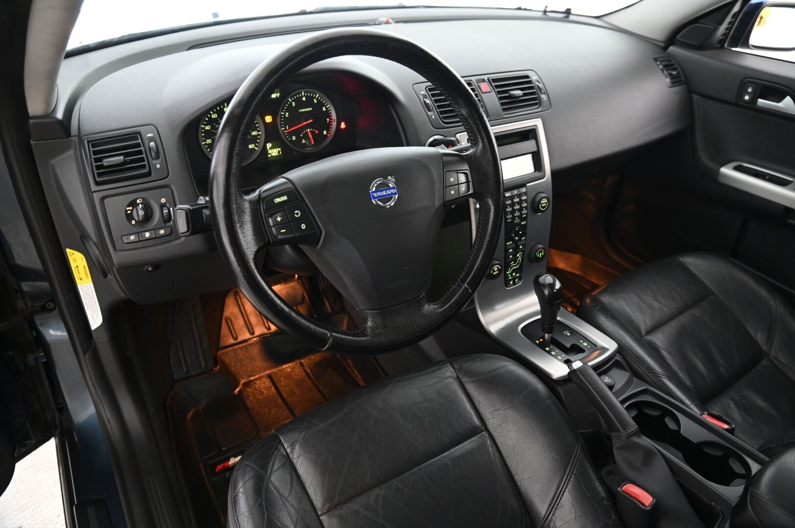 Volvo V50 2005 2.5 Turbo AWD **MYYDÄÄN HUUTOKAUPAT.COM** - **MYYDÄÄN HUUTOKAUPAT.COM**