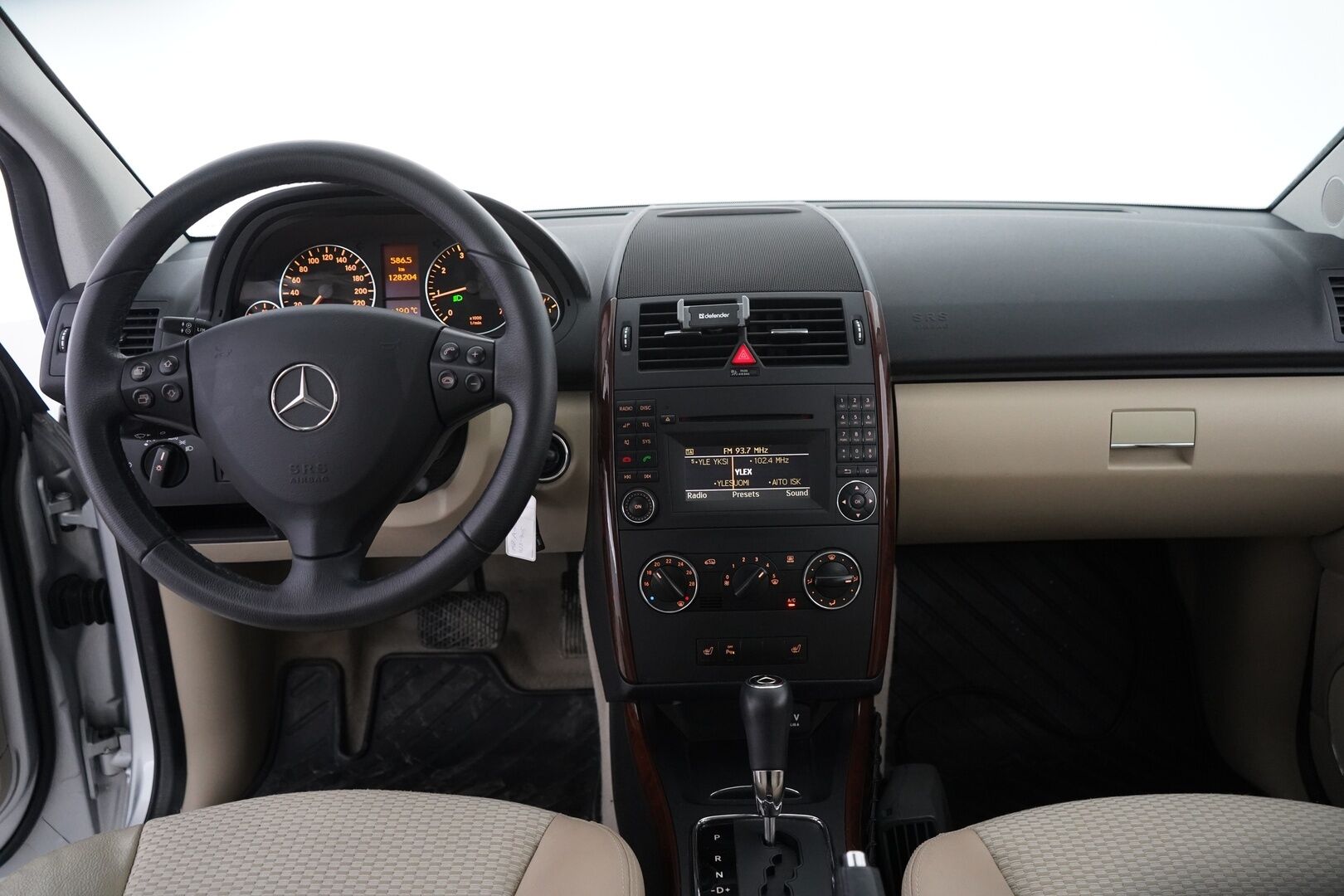 Mercedes-Benz A 2009 170 5D A   *Suomi-Auto* / Vakkari / Tutkat / Puolinahkapenkit / Bluetooth / - Todella upea mersu! 