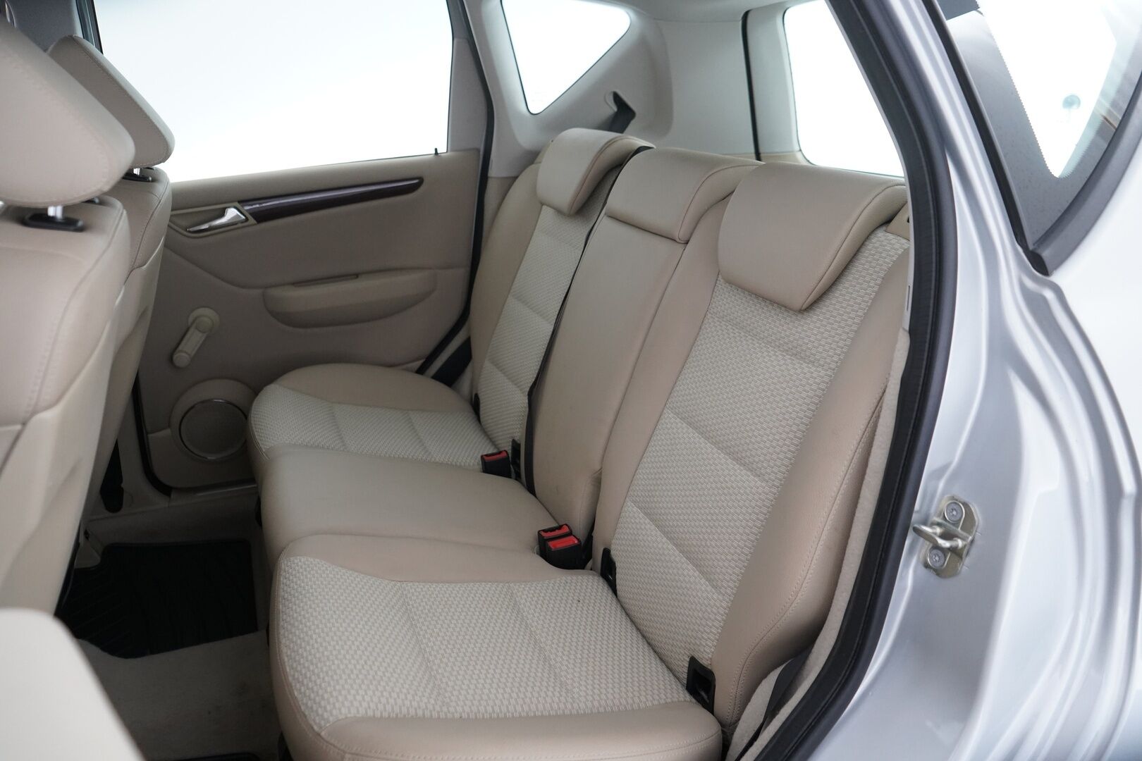 Mercedes-Benz A 2009 170 5D A   *Suomi-Auto* / Vakkari / Tutkat / Puolinahkapenkit / Bluetooth / - Todella upea mersu! 