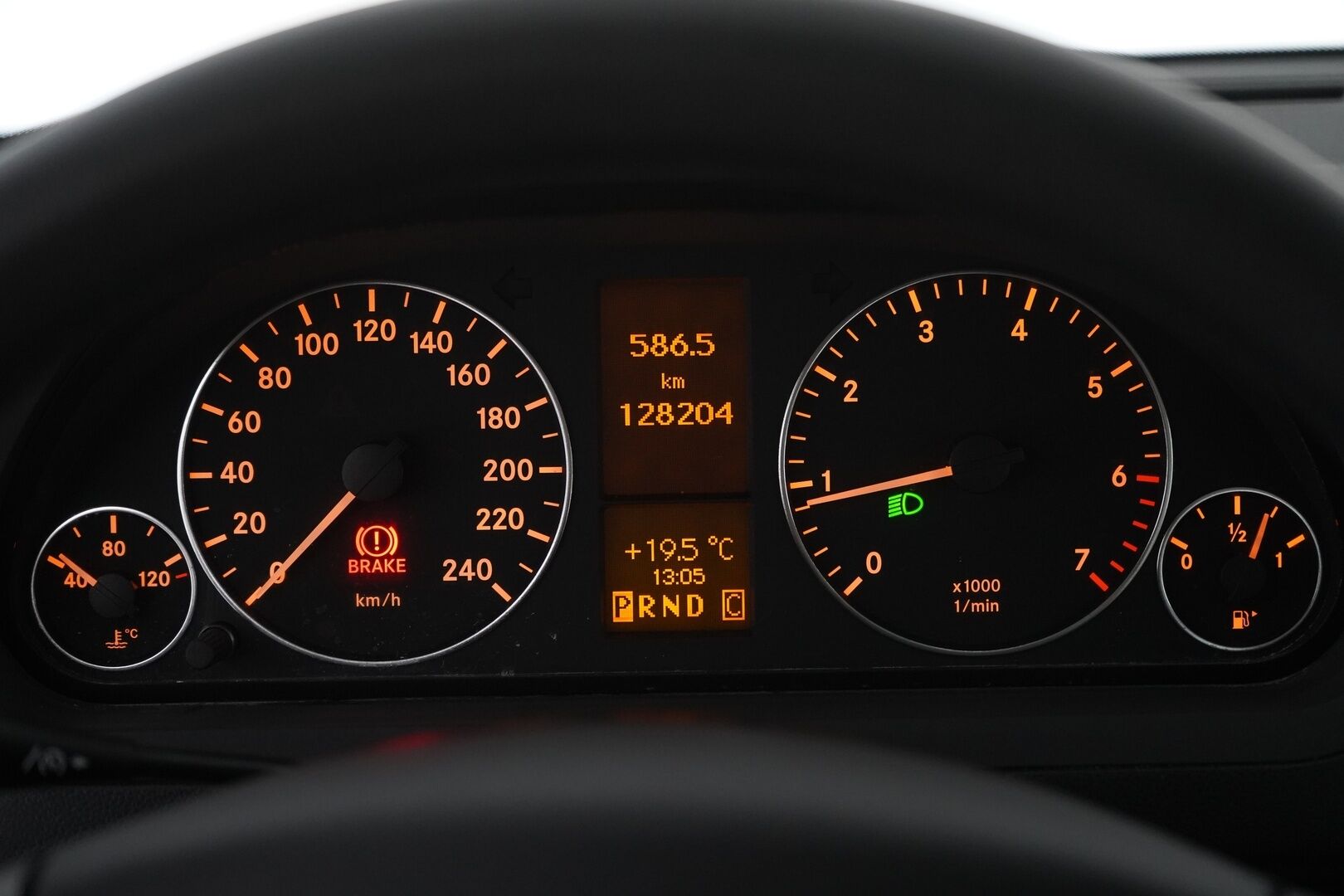 Mercedes-Benz A 2009 170 5D A   *Suomi-Auto* / Vakkari / Tutkat / Puolinahkapenkit / Bluetooth / - Todella upea mersu! 