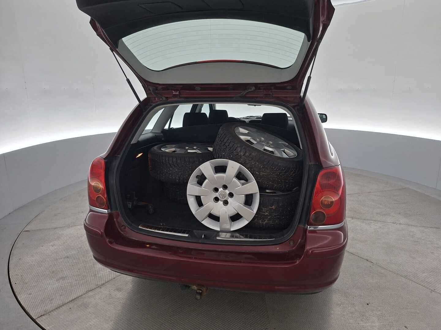 Toyota Avensis 2005 5D AVENSIS STW 1.6-ZZT250L-AWMNKW/270 - | Suomi-auto | Sähkölasit | Irrotettava koukku | Ilmastointi | Lohkolämmitin & Sisätilan lämmitin | Penkinlämmittimet | Isofix | kattotelineet | 2x renkaat ja vanteet | Todella siisti ja ruosteeton! 