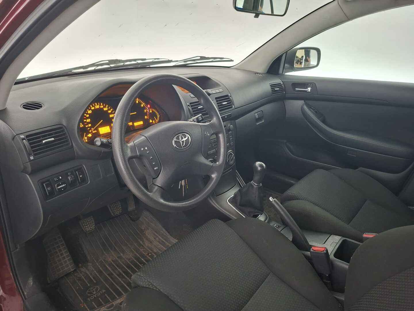 Toyota Avensis 2005 5D AVENSIS STW 1.6-ZZT250L-AWMNKW/270 - | Suomi-auto | Sähkölasit | Irrotettava koukku | Ilmastointi | Lohkolämmitin & Sisätilan lämmitin | Penkinlämmittimet | Isofix | kattotelineet | 2x renkaat ja vanteet | Todella siisti ja ruosteeton! 