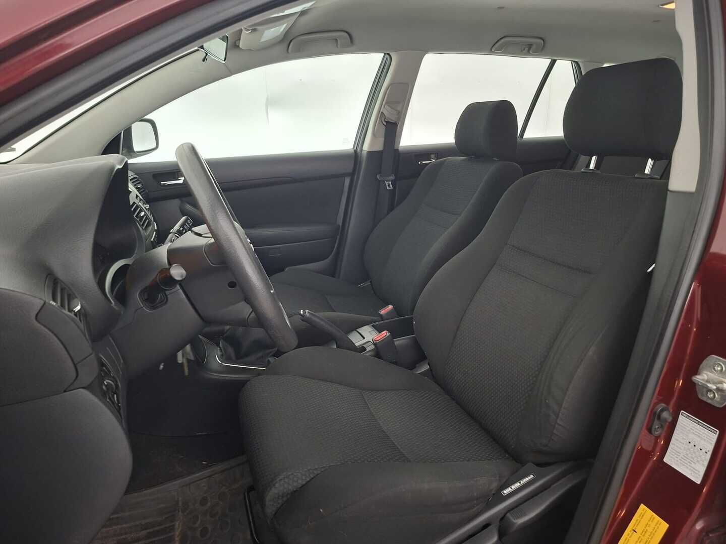 Toyota Avensis 2005 5D AVENSIS STW 1.6-ZZT250L-AWMNKW/270 - | Suomi-auto | Sähkölasit | Irrotettava koukku | Ilmastointi | Lohkolämmitin & Sisätilan lämmitin | Penkinlämmittimet | Isofix | kattotelineet | 2x renkaat ja vanteet | Todella siisti ja ruosteeton! 