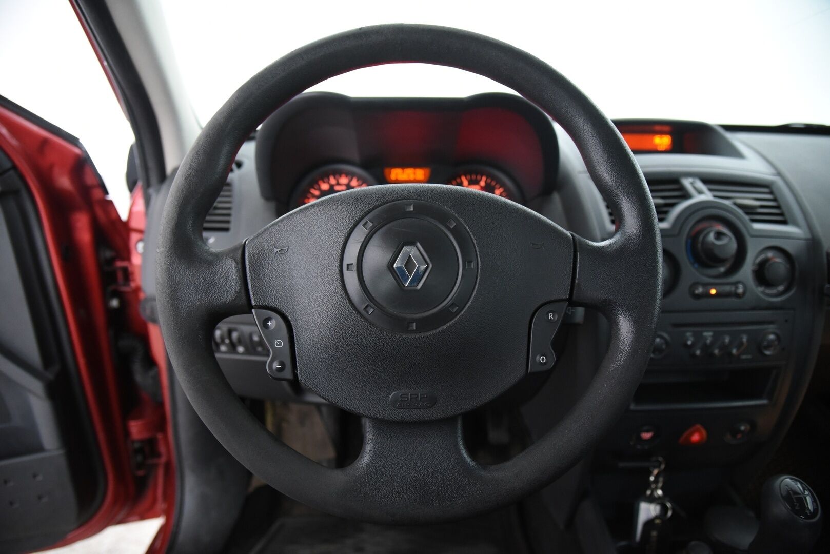 Renault Megane 2005 4D MEGANE SEDAN 1.6 16V-LM0C0H/269 / - YritysOutlet - Myydään vain yrityksille - - YritysOutlet - Myydään vain yrityksille