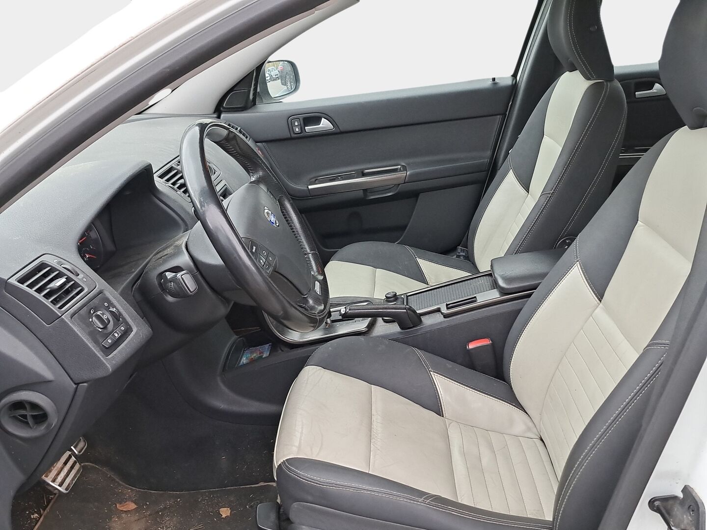 Volvo V50 2009 2,0D (136 hv) Momentum aut - YritysOutlet - Myydään vain yrityksille - - YritysOutlet - Myydään vain yrityksille