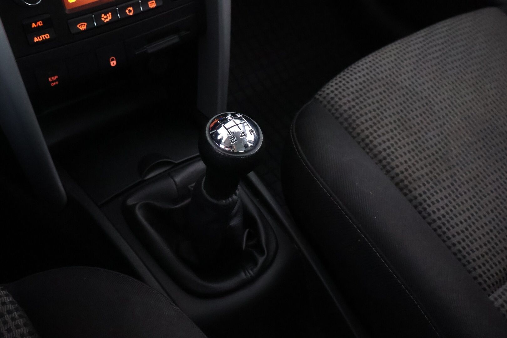 Peugeot 207 2010 Sport VTi 120 5-ov. - *JBL-äänentoisto / Panorama / Kytkin uusittu / Siistikuntoinen / Vähän ajettu!! / Katsastus 06/2026!!* **MYYDÄÄN HUUTOKAUPAT.COMISSA!!*