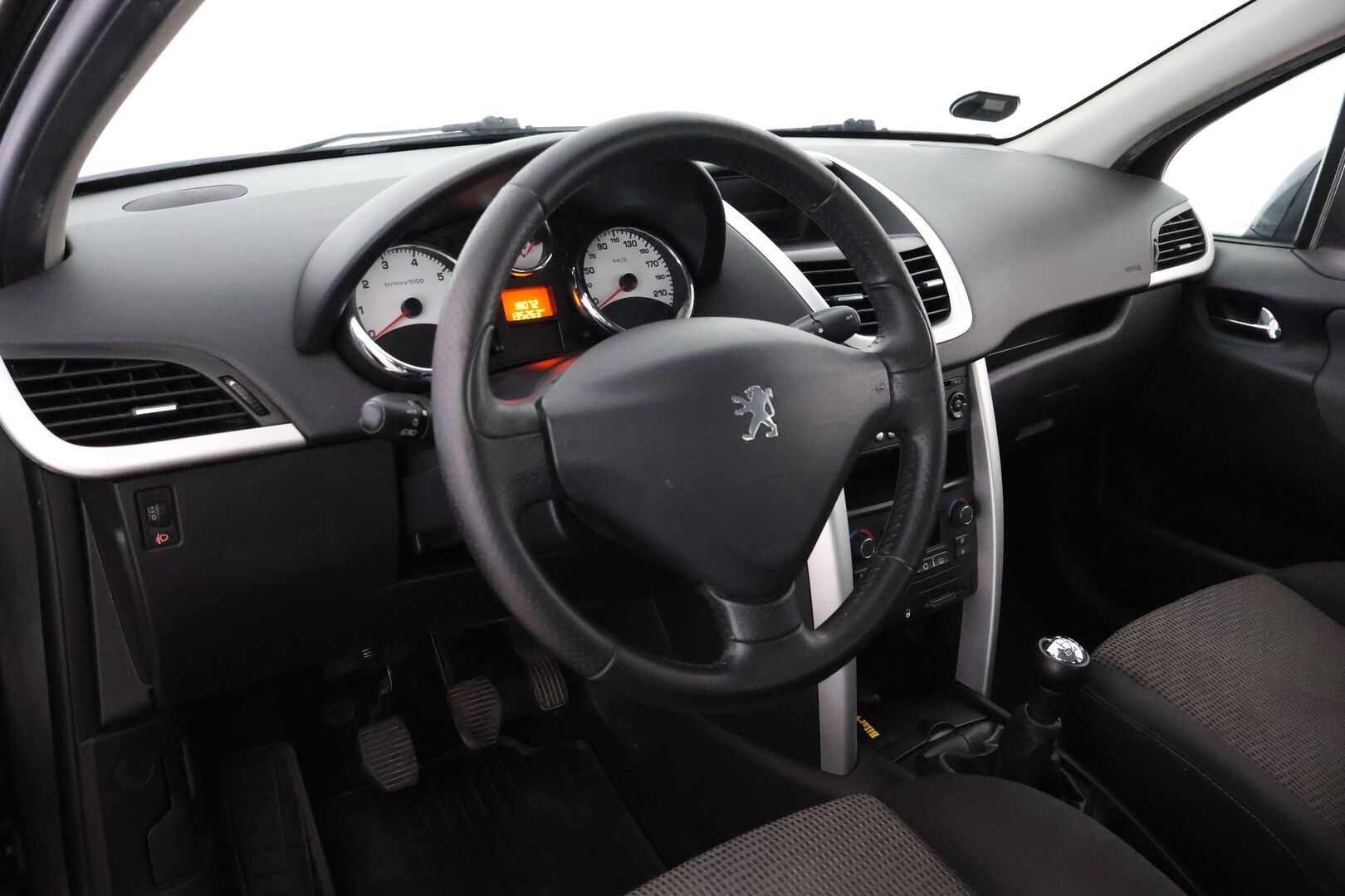 Peugeot 207 2010 Sport VTi 120 5-ov. - *JBL-äänentoisto / Panorama / Kytkin uusittu / Siistikuntoinen / Vähän ajettu!! / Katsastus 06/2026!!* **MYYDÄÄN HUUTOKAUPAT.COMISSA!!*