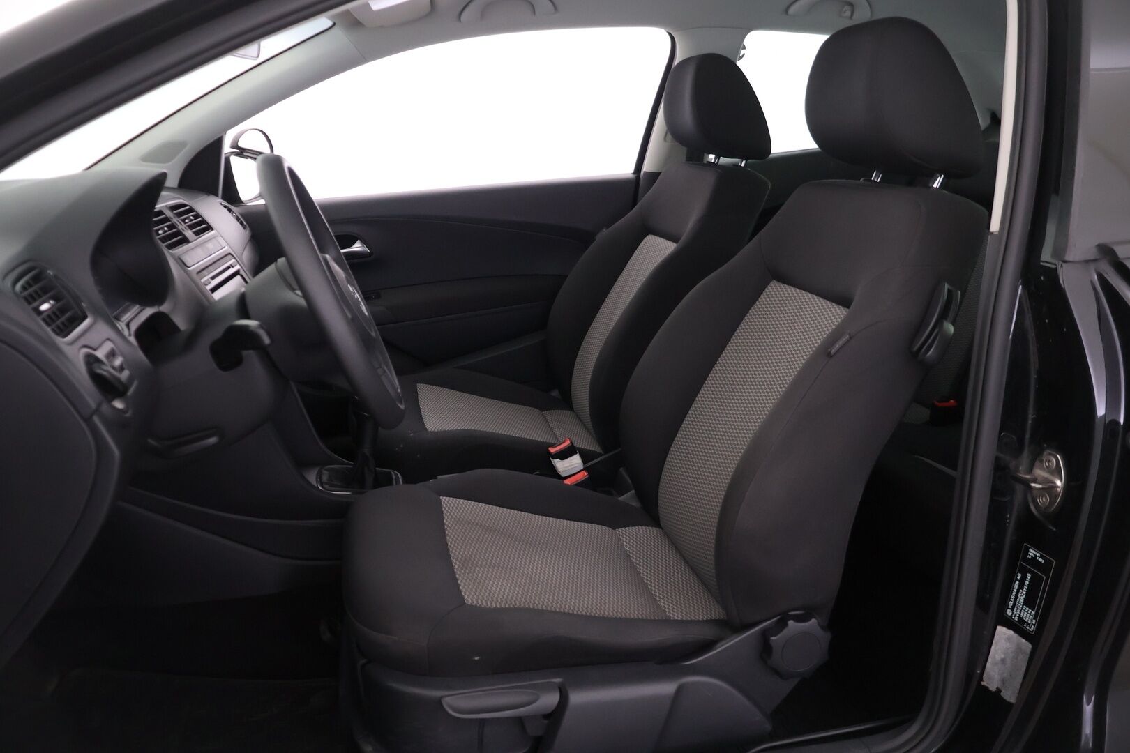 Volkswagen Polo 2010 Trendline 1,2 51 kW (70 hv) 2-ovinen - Myydään vain yrityksille - | Lohko | Ketju vaihdettu | Juuri katsastettu | Huoltokirja |