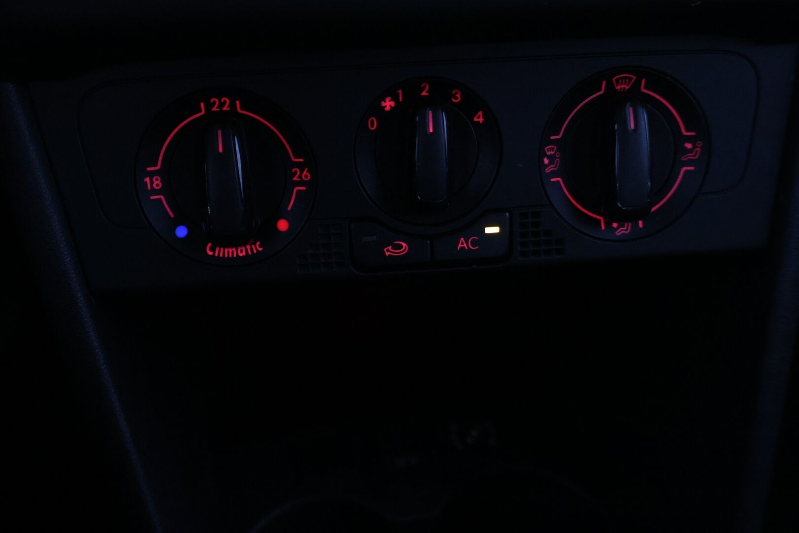 Volkswagen Polo 2010 Trendline 1,2 51 kW (70 hv) 2-ovinen - Myydään vain yrityksille - | Lohko | Ketju vaihdettu | Juuri katsastettu | Huoltokirja |