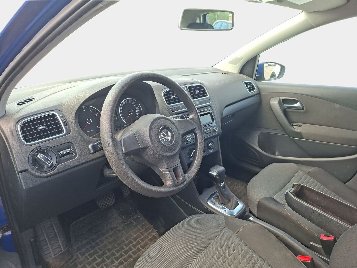 Volkswagen Polo 2010 Comfortline 1,2 TSI 77 kW (105 hv) DSG-automaatti 4-ovinen *YritysOutlet - Myydään vain yrityksille* - Suomi-auto | Lohkolämmitin | Kahdet renkaat | Radio/CD Juuri leimattu!