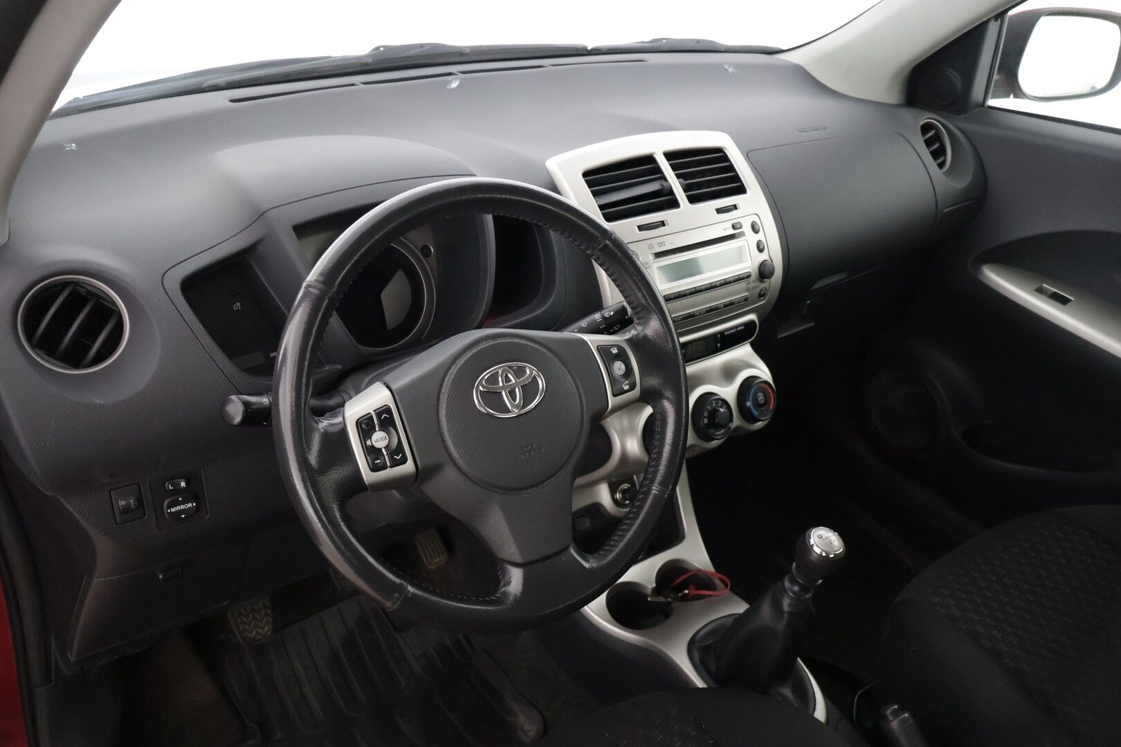 Toyota Urban Cruiser 2010 1,33 Dual VVT-i Stop & Start Linea Sol - * Myydään Huutokaupat.com *