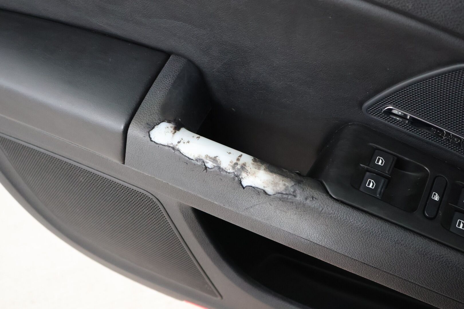 Skoda Superb 2011 Combi 2,0 TDI CR 170 Elegance DSG Autom. |  - YritysOutlet - Myydään vain yrityksille | - | Koukku | Lohko | Muistipenkki | Nahkasisusta | Myydään vain yrityksille | 