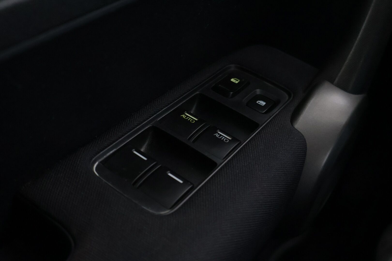 Honda CR-V 2010 2,2 i-DTEC Elegance AT 4WD *Webasto / Vetokoukku / Aut.ilmastointi / Pakettiautoksi rekisteröity!* - *Siisti ja hyvin huollettu webastollinen pakettiauto!!(Takapenkit löytyy!) / Vakionopeudensäädin!* - HULLUT JOULUT KORKOTARJOUS 2,49% 