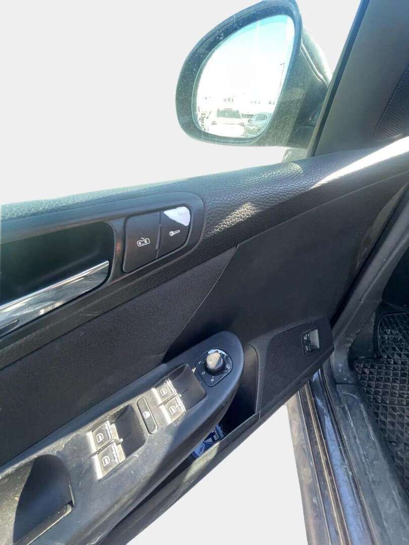 Volkswagen Passat 2005 PASSAT Sedan (AA) 4ov 1980cm3* YritysOutlet - Myydään vain yrityksille / Juuri katsastettu / Vakkari / Tuulilasinlämmitin / Navi / Penkinlämmittimet * - *Juuri katsastettu / Ketju vaihdettu 227tkm 10/2019 / Kahdet hyvät renkaat aluvanteilla *