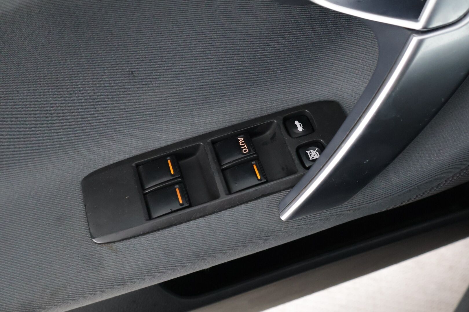 Nissan Primera 2005 1,6 Visia 5-ov. * YritysOutlet - Myydään vain yrityksille *