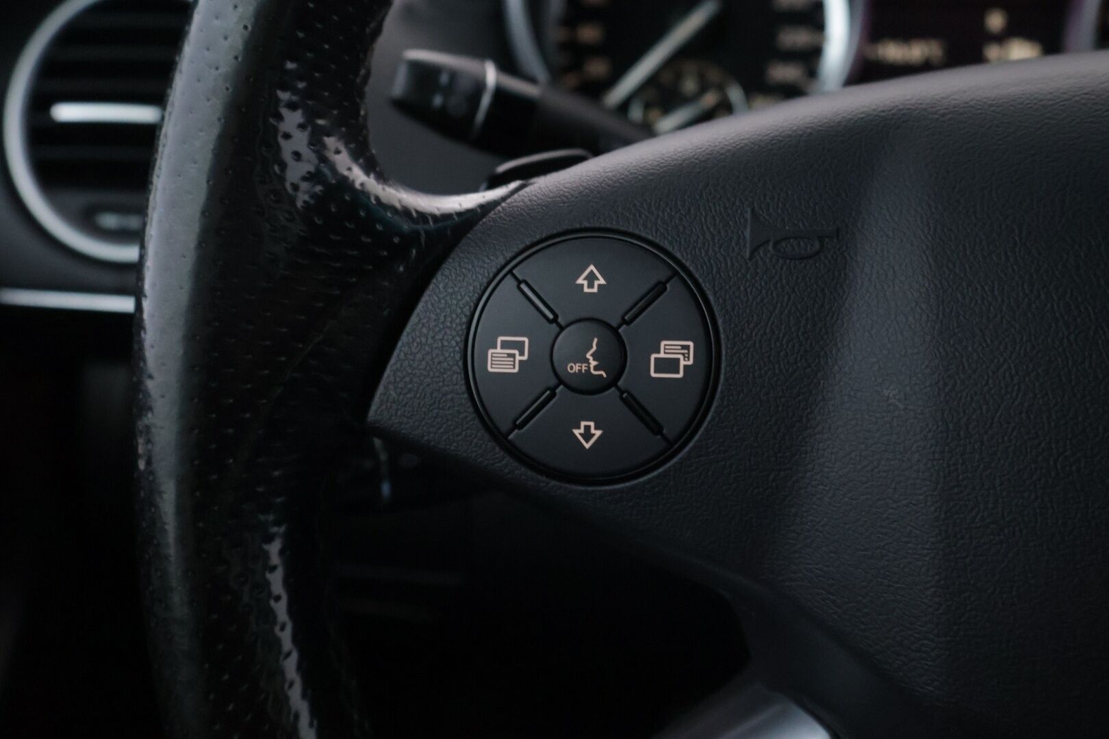 Mercedes-Benz ML 2010 300 CDI BE 4Matic Business  *Webasto / Nahat / Koukku* YritysOutlet - Myydään vain yrityksille - YritysOutlet - Myydään vain yrityksille