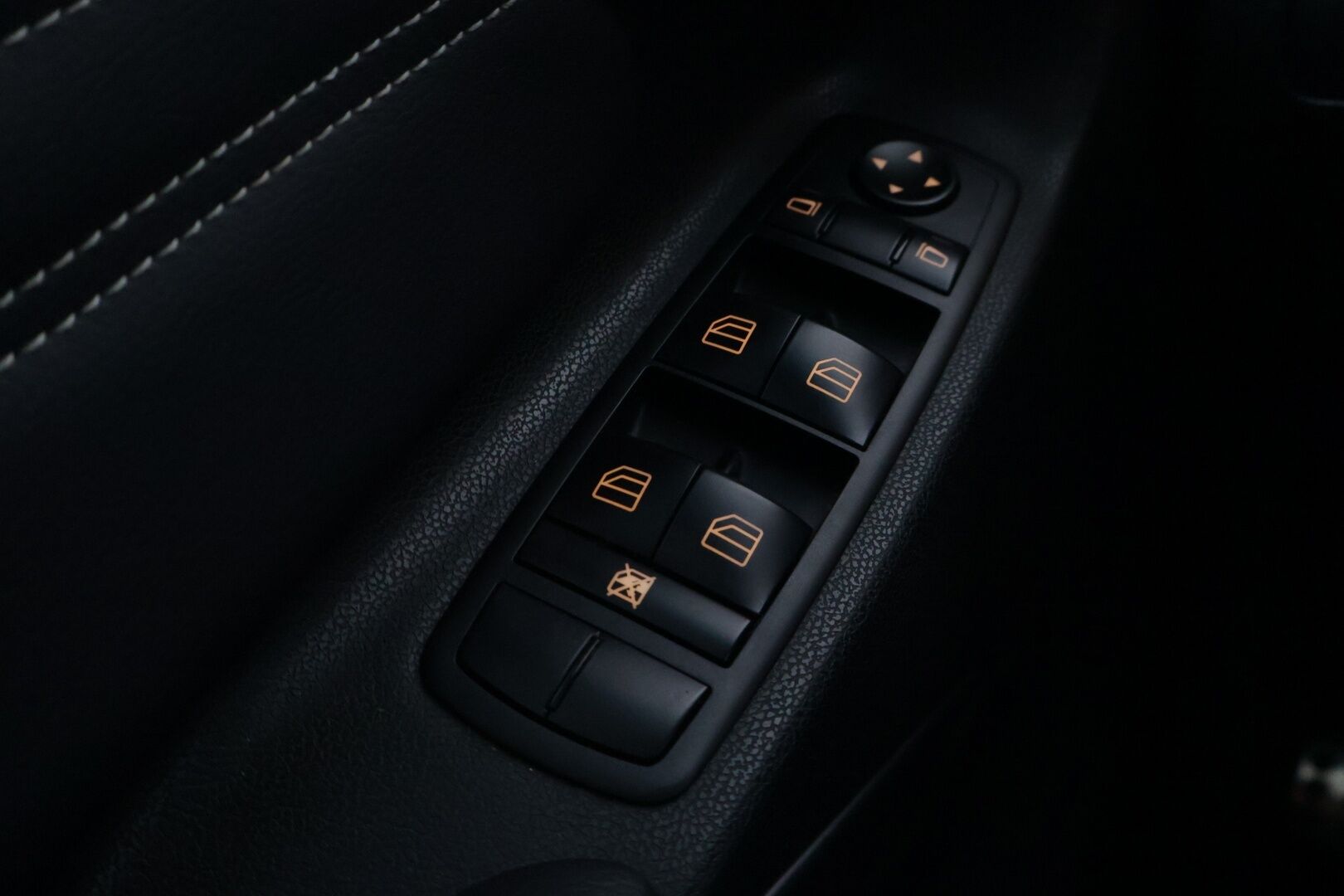 Mercedes-Benz ML 2010 300 CDI BE 4Matic Business  *Webasto / Nahat / Koukku* YritysOutlet - Myydään vain yrityksille - YritysOutlet - Myydään vain yrityksille