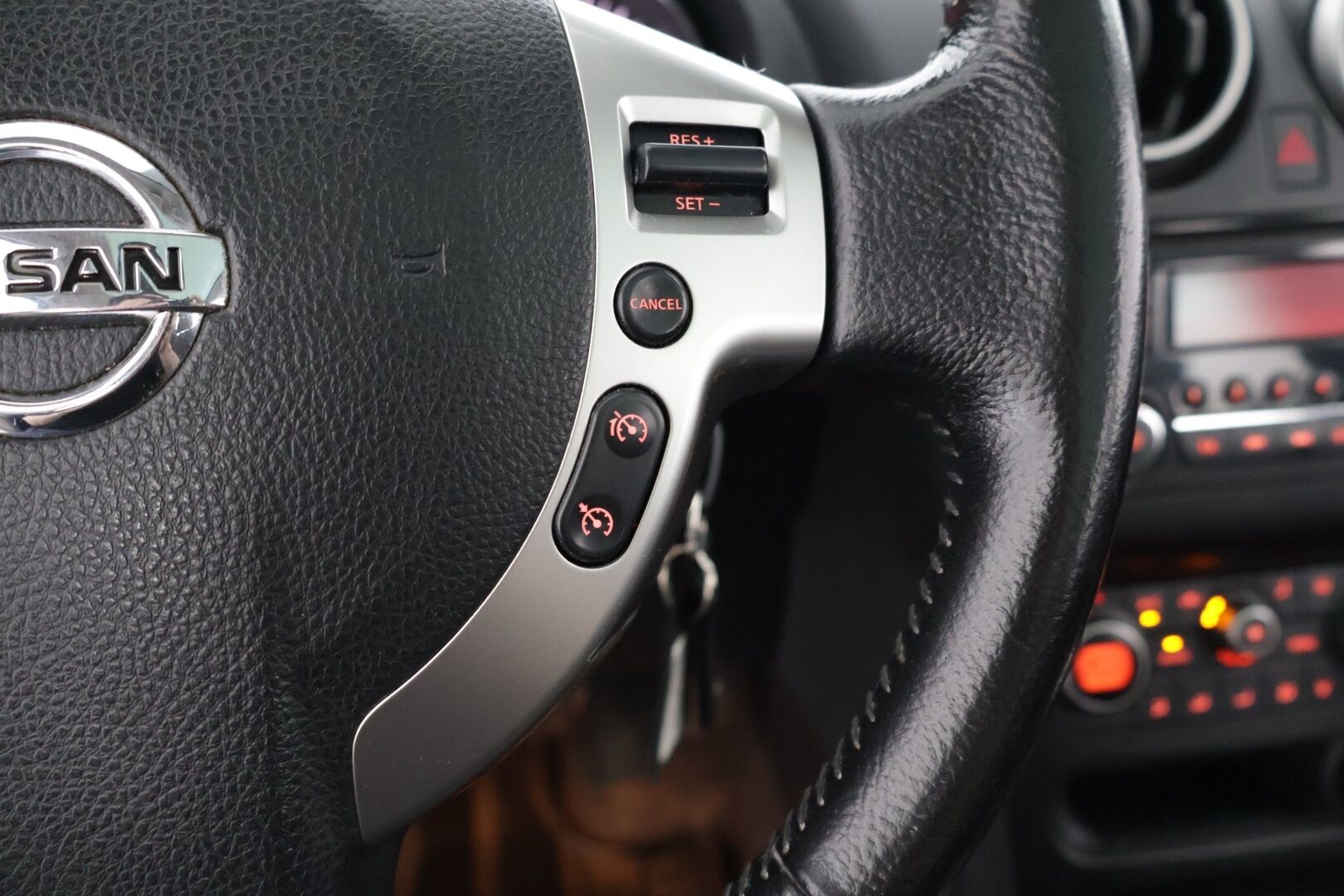Nissan Qashqai+2 2011 1,6L Acenta 2WD 5MT MY10 *MYYDÄÄN HUUTOKAUPAT.COM*