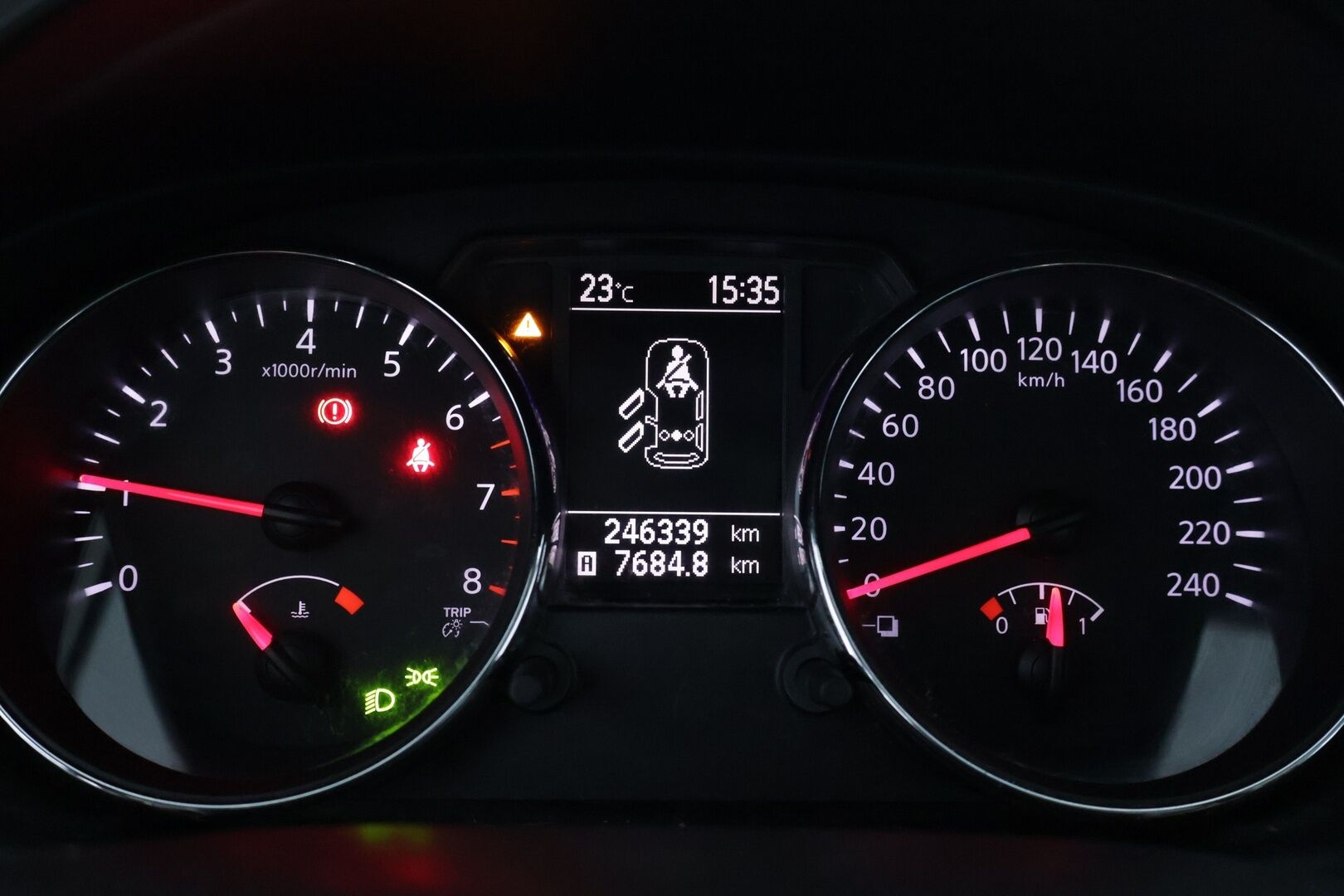 Nissan Qashqai+2 2011 1,6L Acenta 2WD 5MT MY10 *MYYDÄÄN HUUTOKAUPAT.COM*