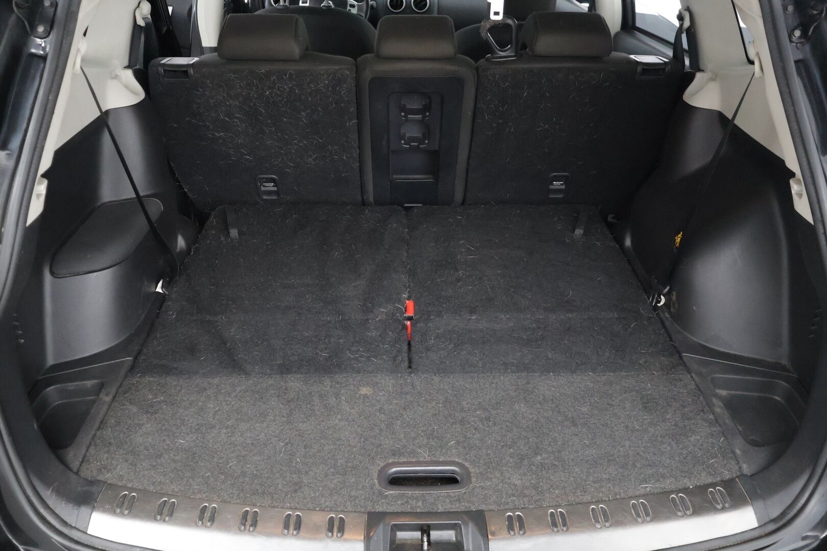 Nissan Qashqai+2 2011 1,6L Acenta 2WD 5MT MY10 *MYYDÄÄN HUUTOKAUPAT.COM*