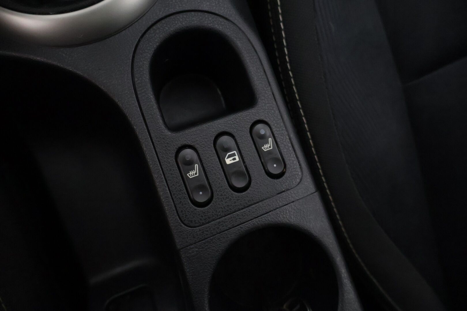 Nissan Qashqai+2 2011 2,0L Acenta 2WD 6M/T Connect MY11 7P * Suomiauto / Lohkolämmitin / P. kamera / Vetokoukku / Vakkari * - - YritysOutlet - Myydään vain yrityksille / Suoraan ajosta toimiva tuote!