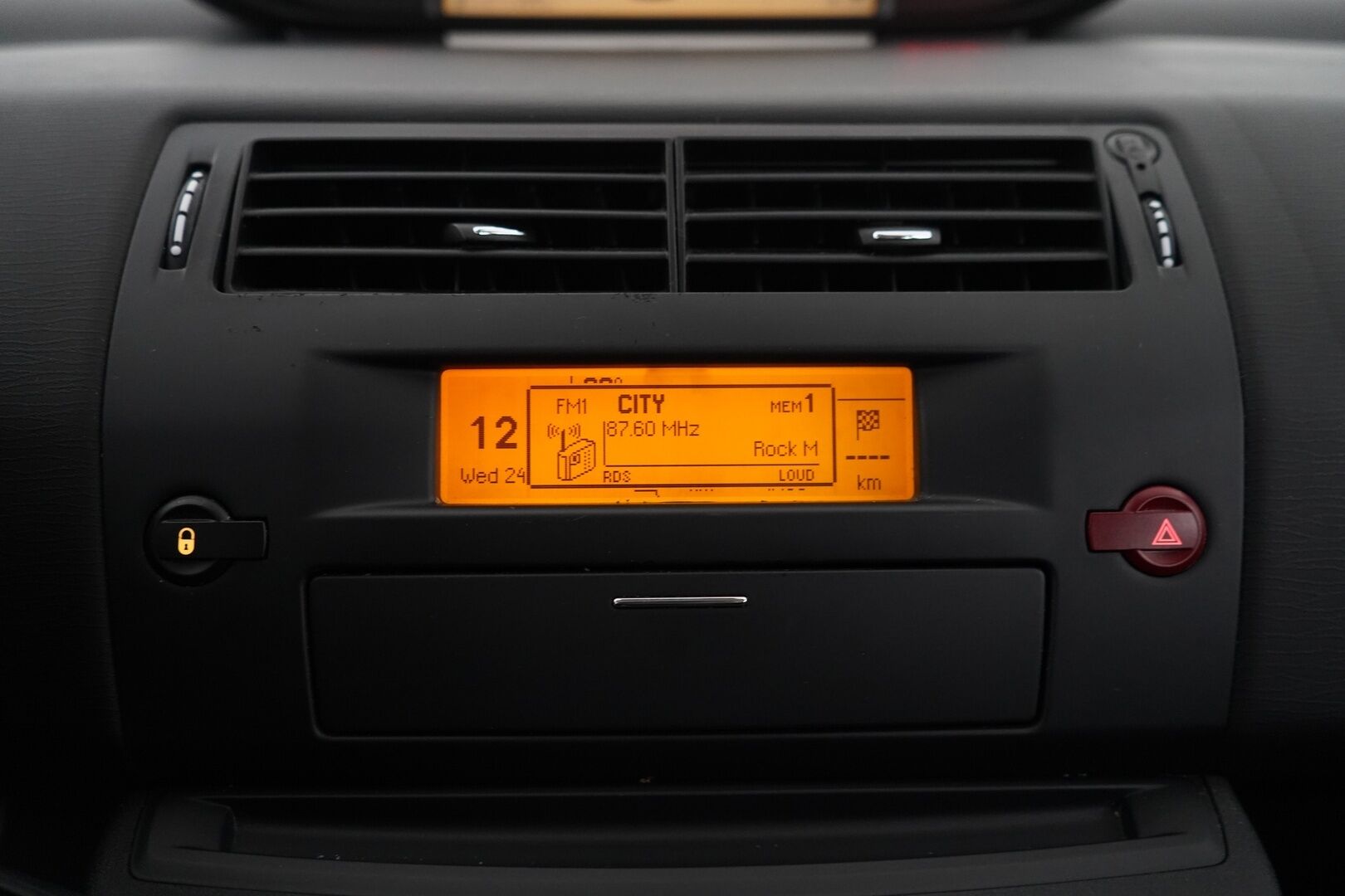 Citroen C4 2005 - YritysOutlet - Myydään vain yrityksille - – Tämä auto myydään YritysOutlet -valikoimasta vain yritykselle