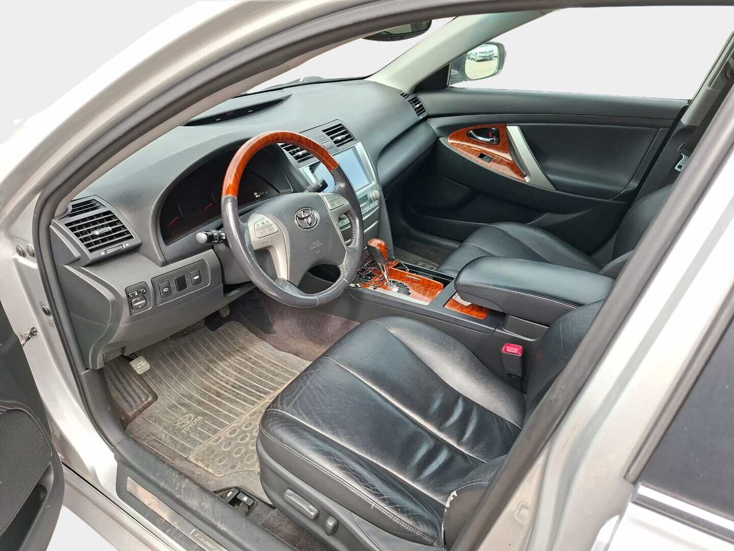 Toyota Camry 2008 Camry Sedan (AA) 4ov 3456cm3 A - |V6| Nahkaisusta | Vakkari | Kahdet renkaat alumiinivanteilla|