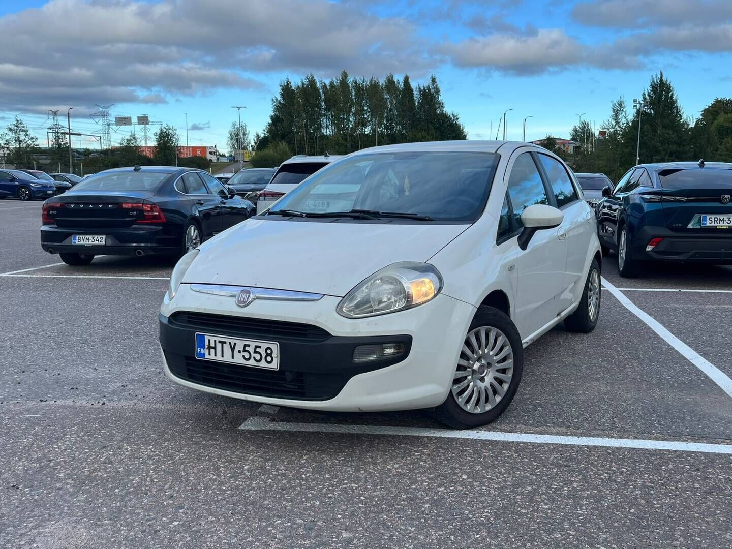 Fiat Punto Evo 2011 Torino 1,4 8v 77hv S&S 5D Bensiini | YritysOutlet - Myynnissä vain yrityksille! | - YritysOutlet - Myynnissä vain yrityksille! | Lohkolämmitin sisätilanlämmittimellä! | Penkinlämmittimet | Ilmastointi! | 