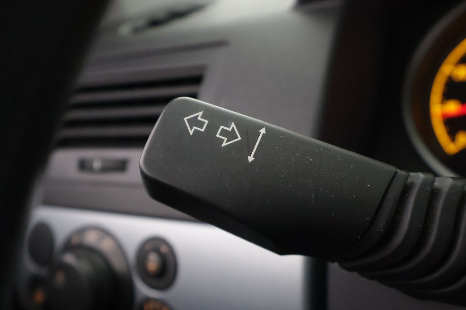 Opel Astra 2004 1,6 Eco Comfort 5d  *YritysOutlet - Myydään vain yrityksille* - *YritysOutlet - Myydään vain yrityksille*