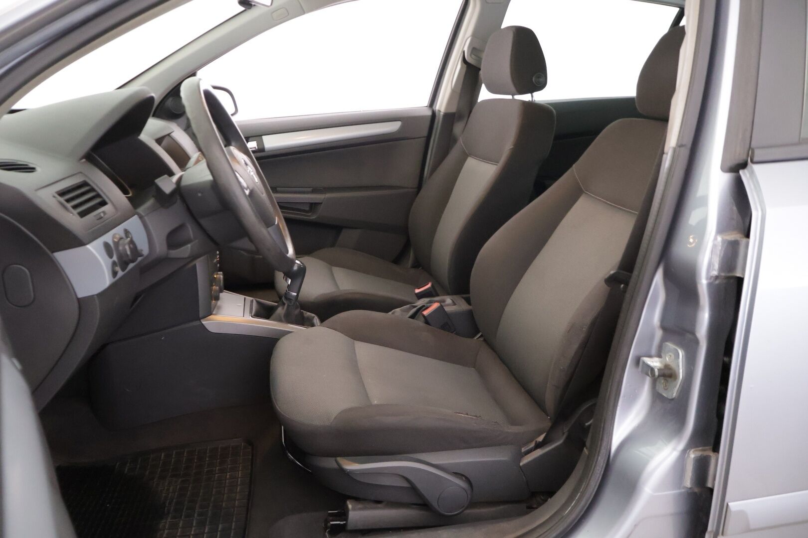 Opel Astra 2004 1,6 Eco Comfort 5d  *YritysOutlet - Myydään vain yrityksille* - *YritysOutlet - Myydään vain yrityksille*