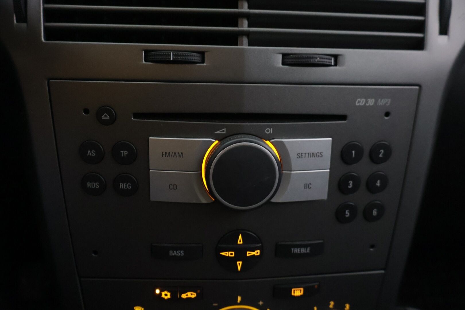 Opel Astra 2004 1,6 Eco Comfort 5d  *YritysOutlet - Myydään vain yrityksille* - *YritysOutlet - Myydään vain yrityksille*