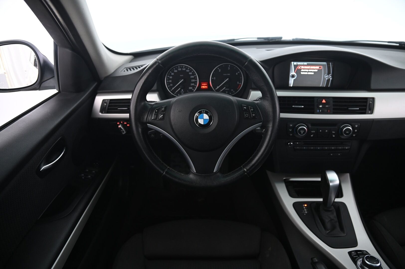 BMW 318 2011 A E90 Sedan Limited Business Edition - Myydään Huutokaupat.com