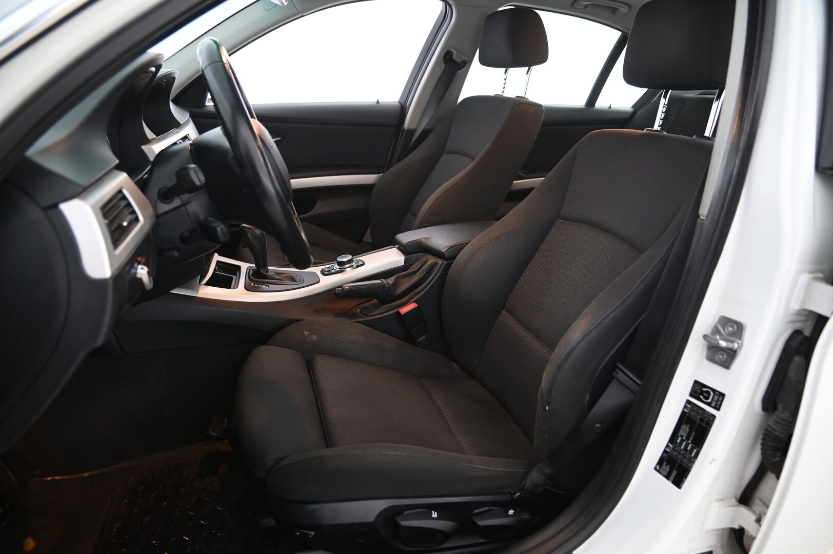 BMW 318 2011 A E90 Sedan Limited Business Edition - Myydään Huutokaupat.com