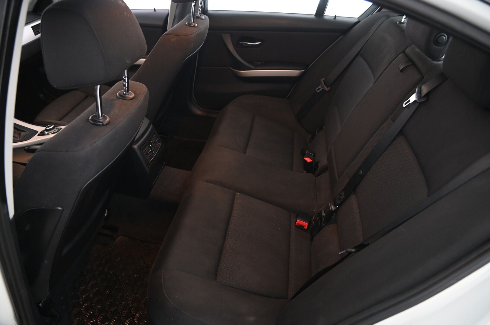 BMW 318 2011 A E90 Sedan Limited Business Edition - Myydään Huutokaupat.com