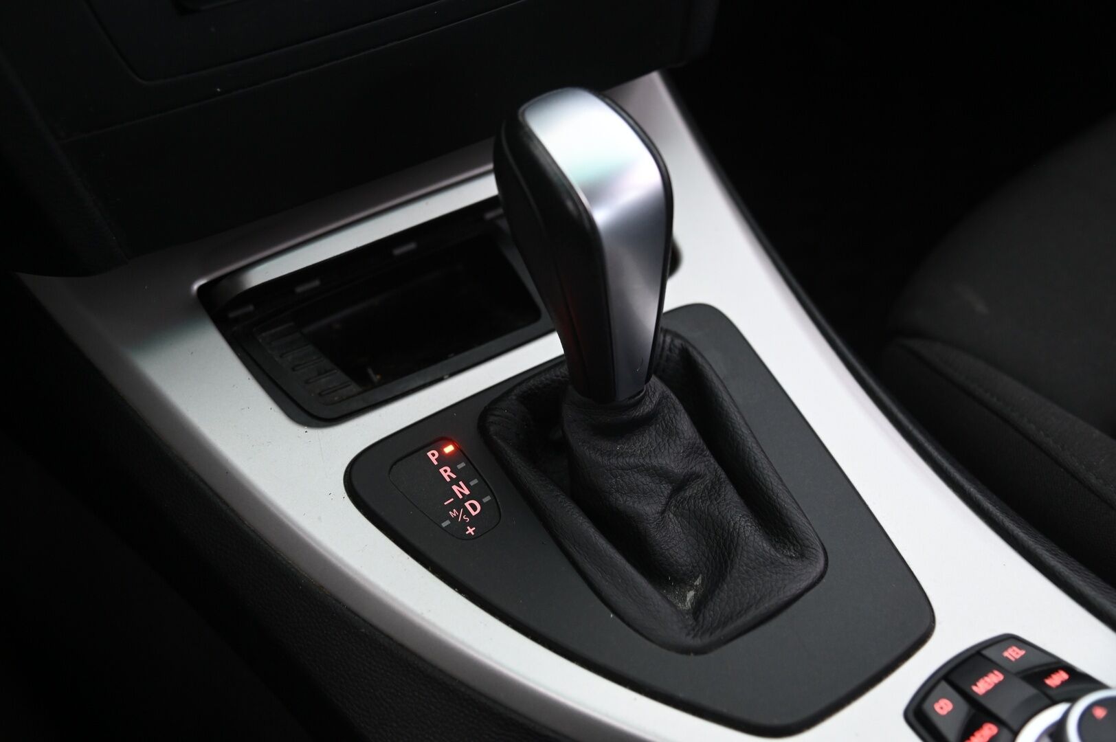 BMW 318 2011 A E90 Sedan Limited Business Edition - Myydään Huutokaupat.com