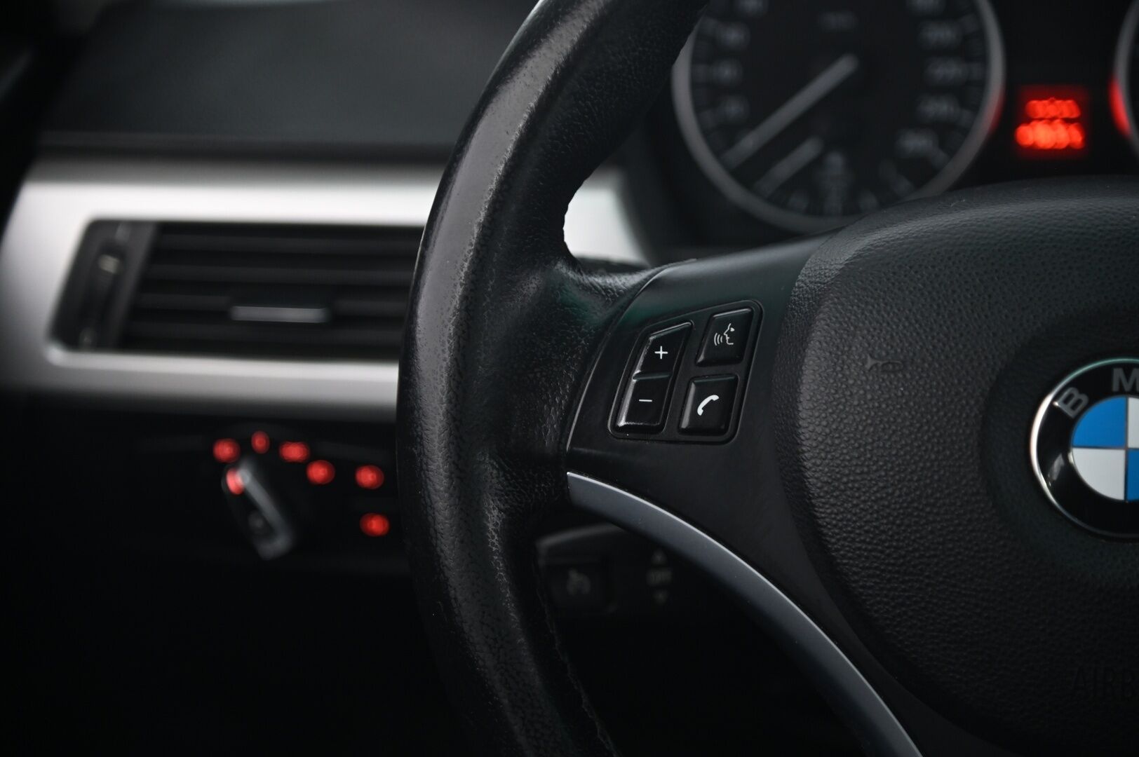 BMW 318 2011 A E90 Sedan Limited Business Edition - Myydään Huutokaupat.com