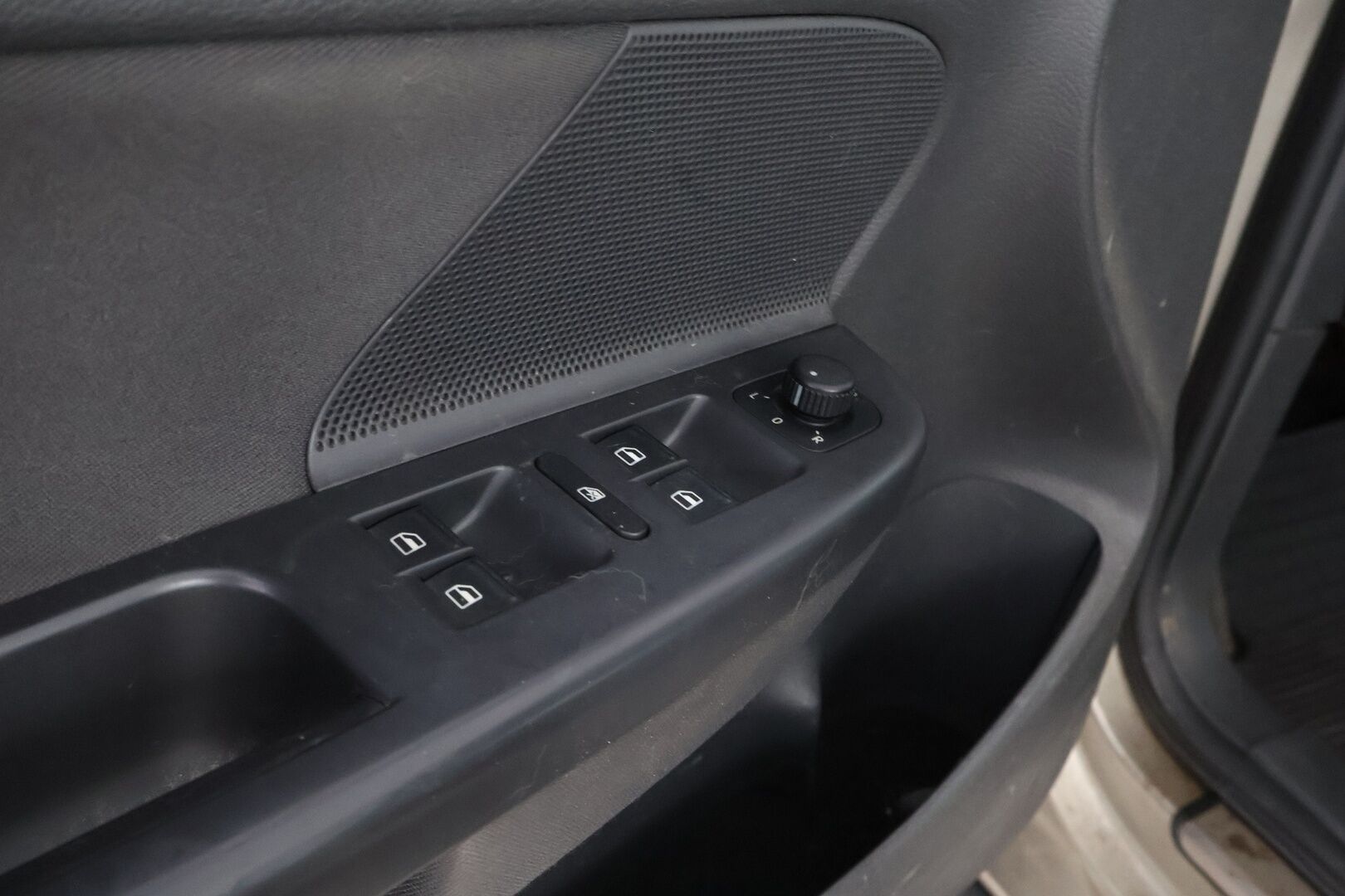 Volkswagen Golf 2009 Variant Sportline 2,0 TDI 103 kW PowerDiesel DSG *YritysOutlet -valikoimasta vain yritykselle!* - *Vetokoukku / Vakkari / 2x-renkaat / Lohko+sisä*  *YritysOutlet -Tämä auto myydään vain yrityksille!