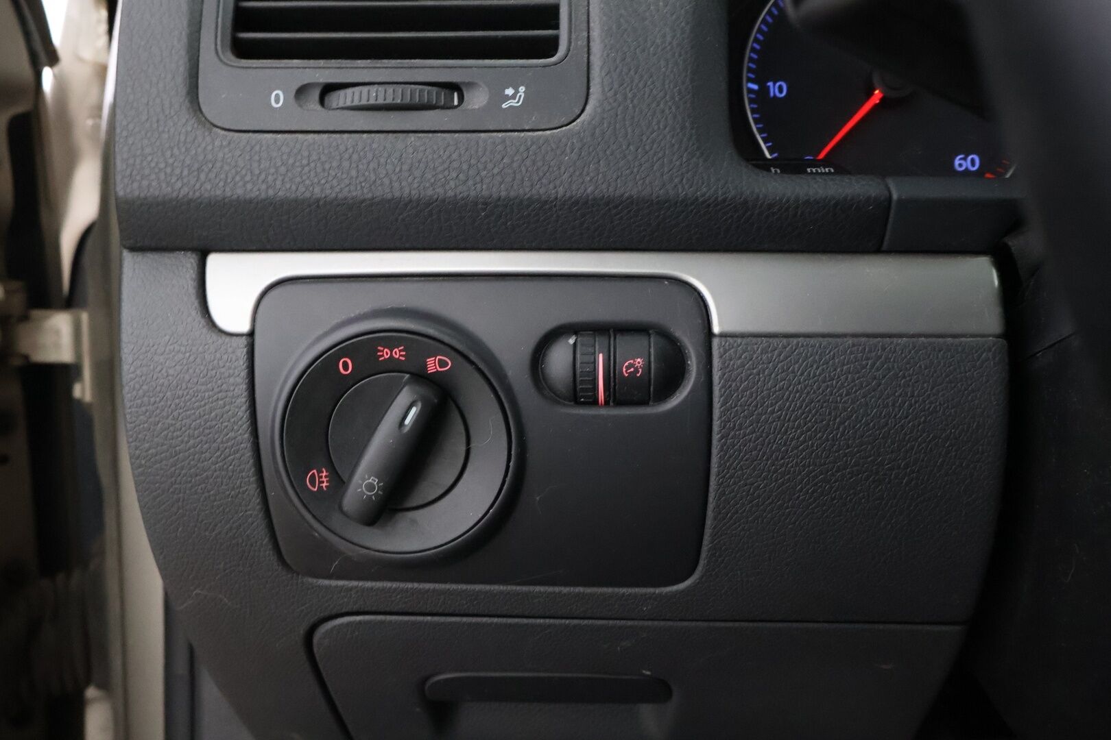 Volkswagen Golf 2009 Variant Sportline 2,0 TDI 103 kW PowerDiesel DSG *YritysOutlet -valikoimasta vain yritykselle!* - *Vetokoukku / Vakkari / 2x-renkaat / Lohko+sisä*  *YritysOutlet -Tämä auto myydään vain yrityksille!