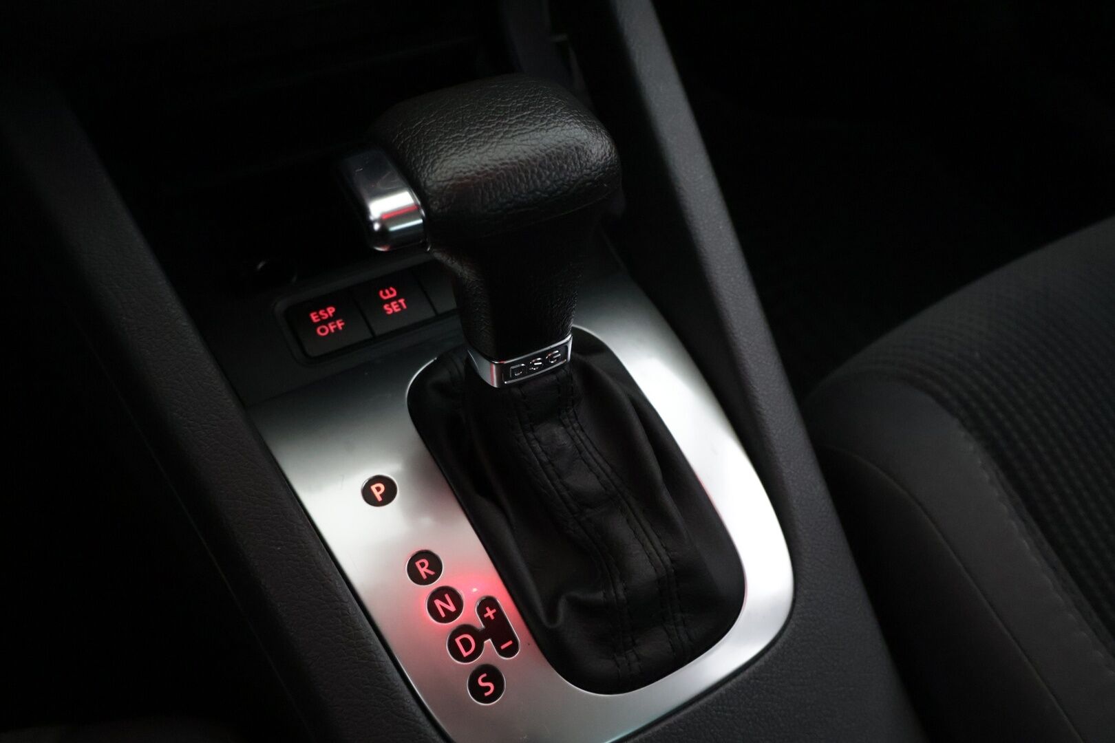 Volkswagen Jetta 2008 Comfortline 1,4 118 kW TSI, DSG-autom. *  Vakkari / Lohko + Sisä / Penkinlämmittimet / Suomi-auto * - * Vetokoukku / Xenon / Penkinlämmittimet / P-Tutka / Radio *