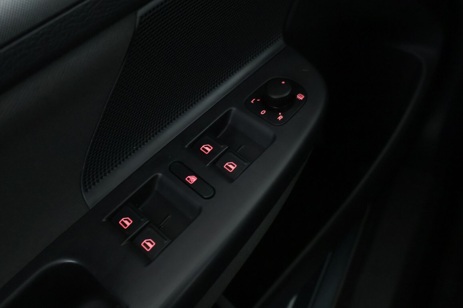 Volkswagen Jetta 2008 Comfortline 1,4 118 kW TSI, DSG-autom. *  Vakkari / Lohko + Sisä / Penkinlämmittimet / Suomi-auto * - * Vetokoukku / Xenon / Penkinlämmittimet / P-Tutka / Radio *