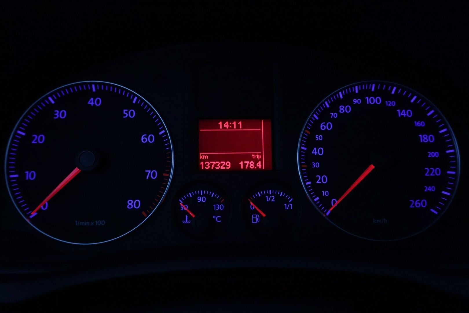 Volkswagen Jetta 2008 Comfortline 1,4 118 kW TSI, DSG-autom. *  Vakkari / Lohko + Sisä / Penkinlämmittimet / Suomi-auto * - * Vetokoukku / Xenon / Penkinlämmittimet / P-Tutka / Radio *