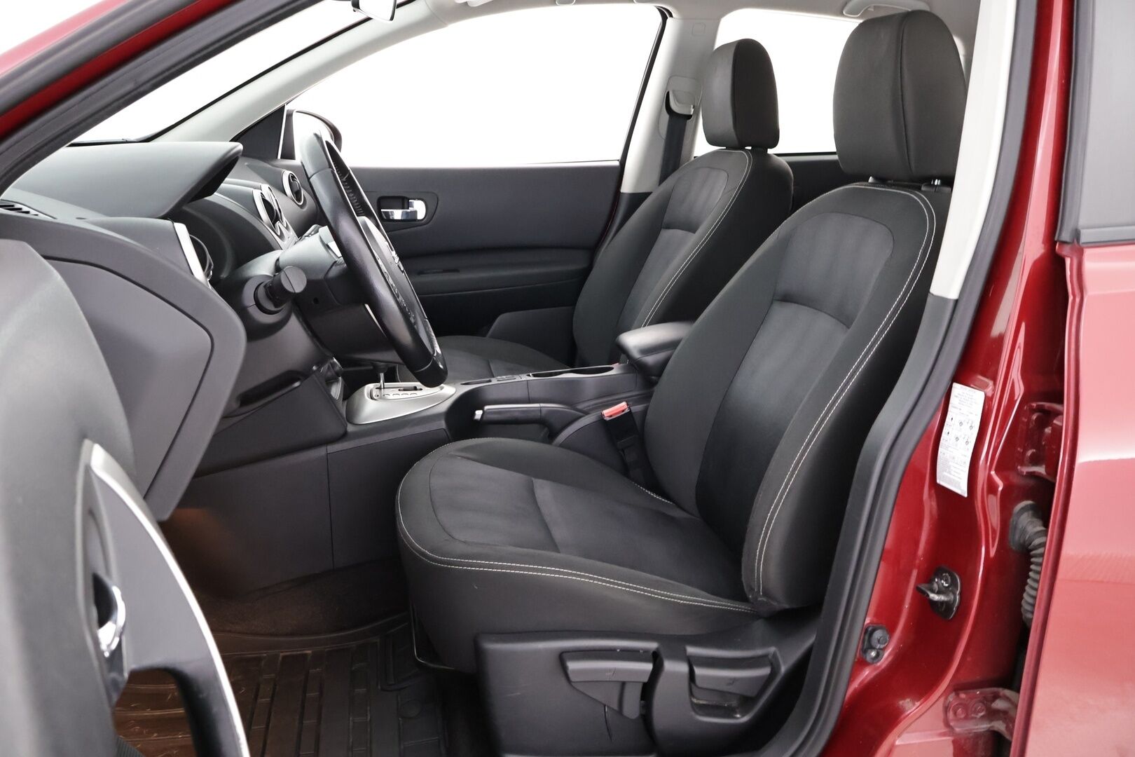 Nissan Qashqai 2011 2,0L Acenta 2WD CVT Connect MY11 - Suomiauto | Peruutuskamera | Vetokoukku | Vakkari | Lohko&Sisälämmitin | 2x renkaat | Metalliväri | Juuri saapunut