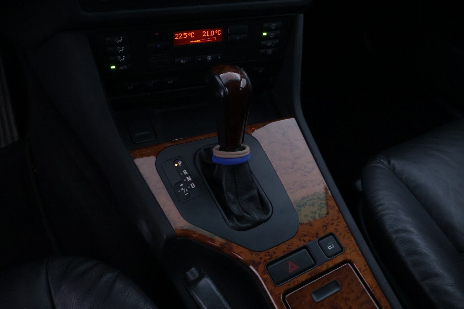 BMW 528 2000 E39 Sedan *- YritysOutlet - Myydään vain yrityksille* Facelift* - *M-Ratti / SähköNahat Muistilla / Rondell 0058 Vanteet / Kattoluukku /  Vakkari*