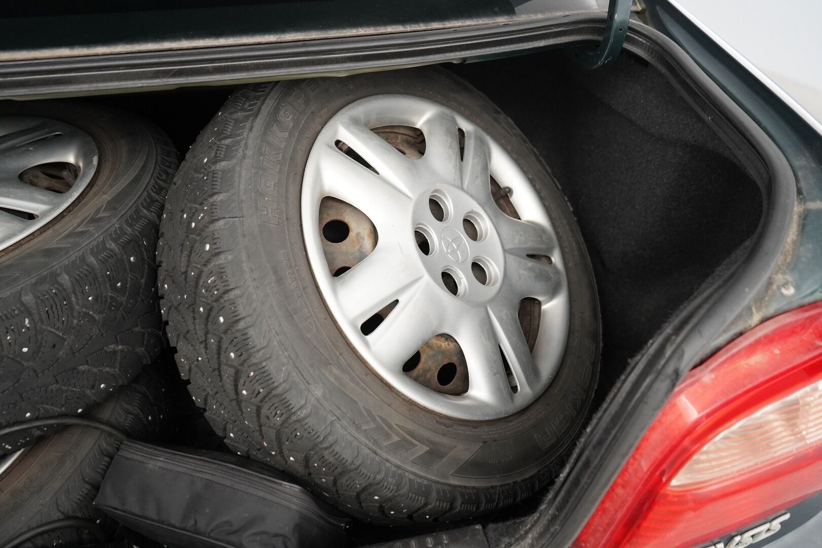 Toyota Avensis 2001 1.6 VVT-i Linea Terra * YritysOutlet - Myydään vain yrityksille *