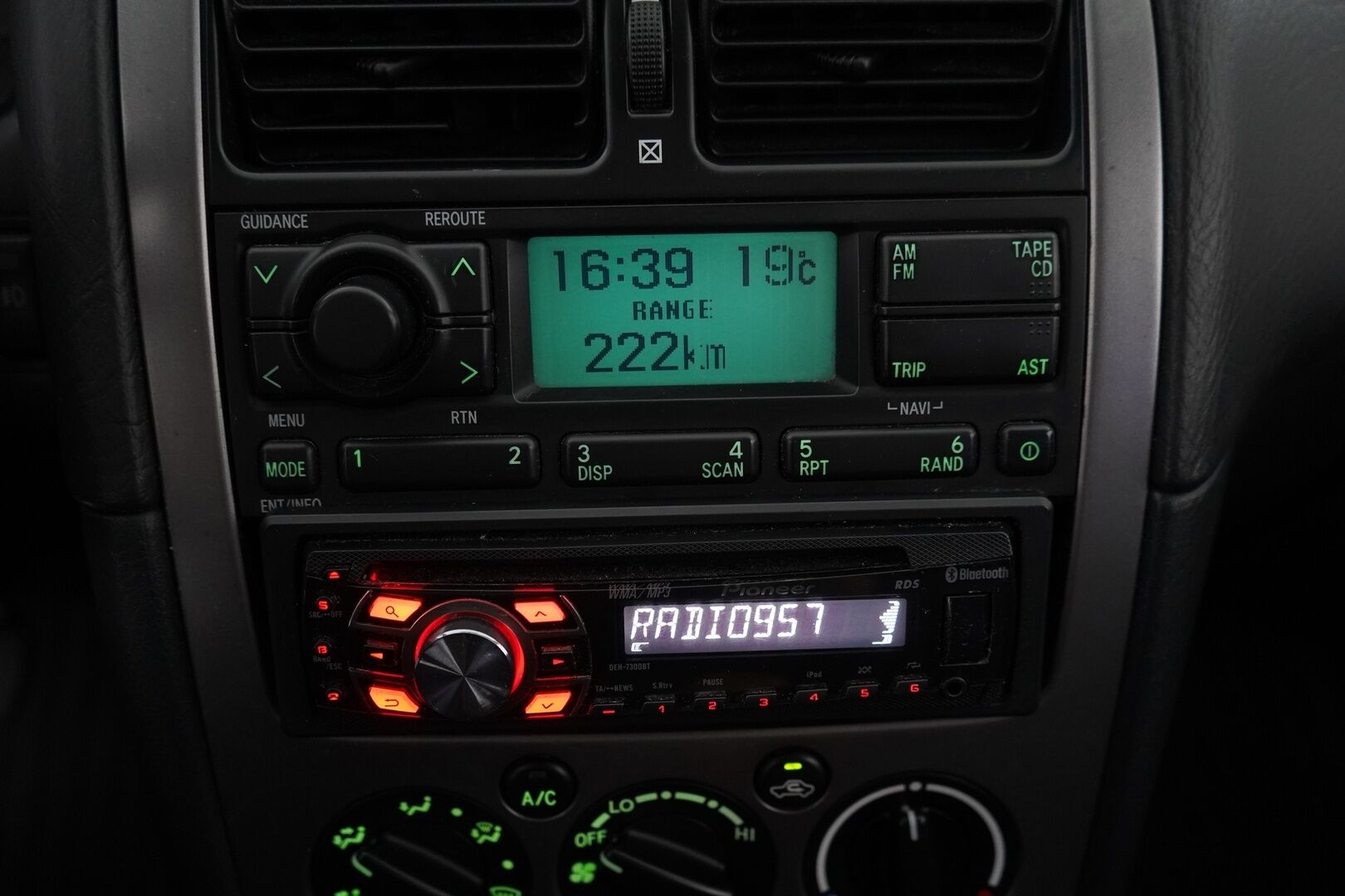 Toyota Avensis 2001 1.6 VVT-i Linea Terra * Myydään huutokaupat.com sivulla!*